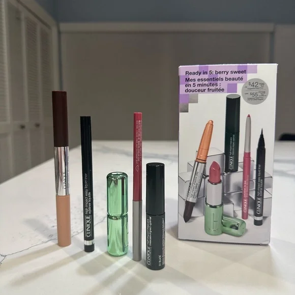 Clinique Set - Ready in 5: berry sweet ($99 value) - Picture 1 of 10